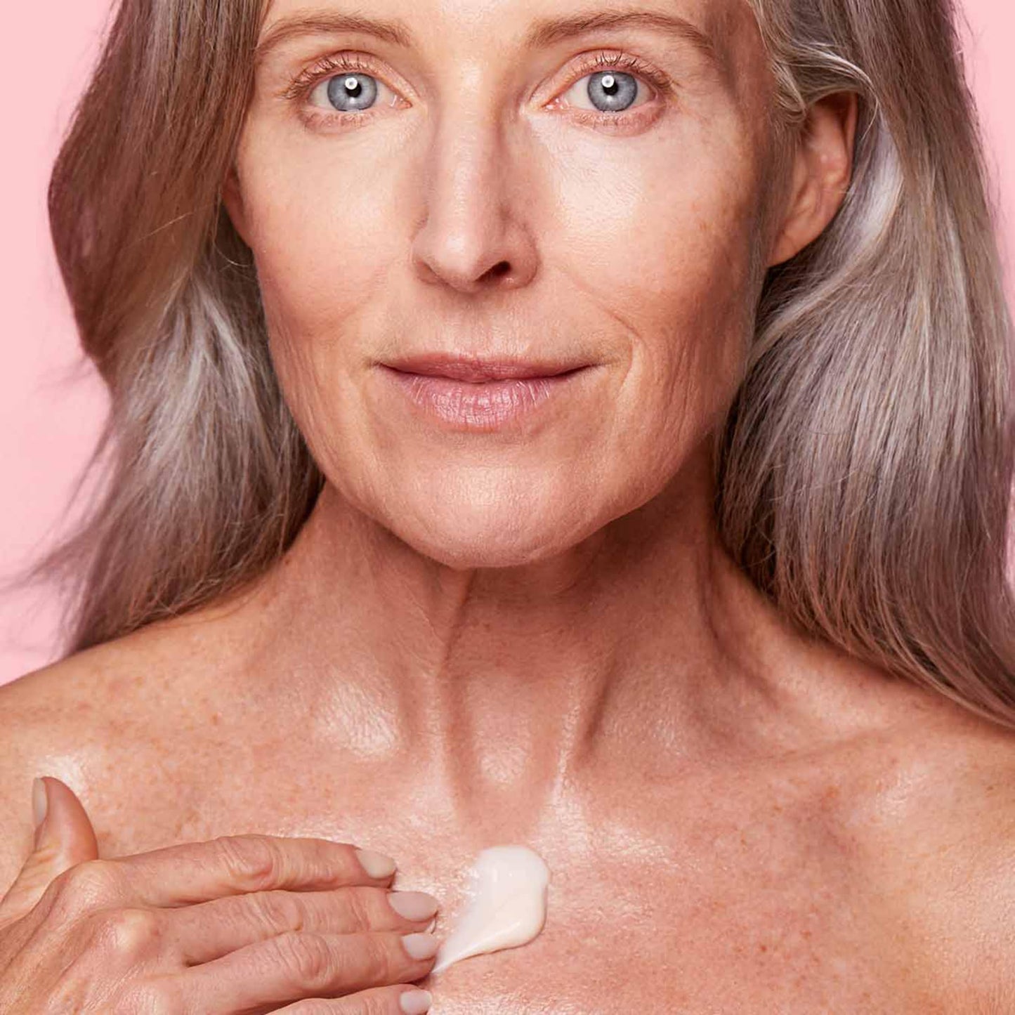 Clarins Super Restorative Décolleté and Neck Concentrate | Deeply Replenishing, Anti-Aging Cream For Mature Skin | Skin Texture Is Refined and Chest Creases Are Visibly Diminished After 4 Weeks* Clarins buy supplements Au