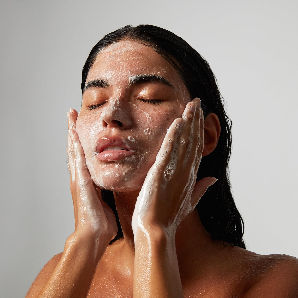 OUAI Detox Facial Cleanser - Deep Cleansing Face Wash with Glycolic Acid, Niacinamide & PHA - Removes Sweat, Dirt & Oil Without Drying - Gentle Face Cleanser for Post-Workout (7.8 Fl Oz) OUAIBuy Supplements Australia